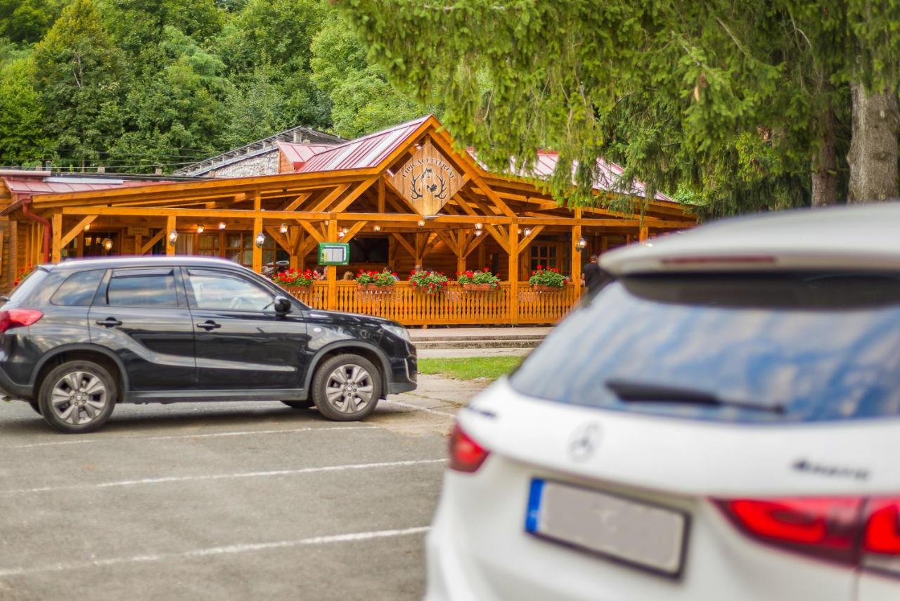 Lipicai Hotel Es Etterem Szilvásvárad Exteriör bild