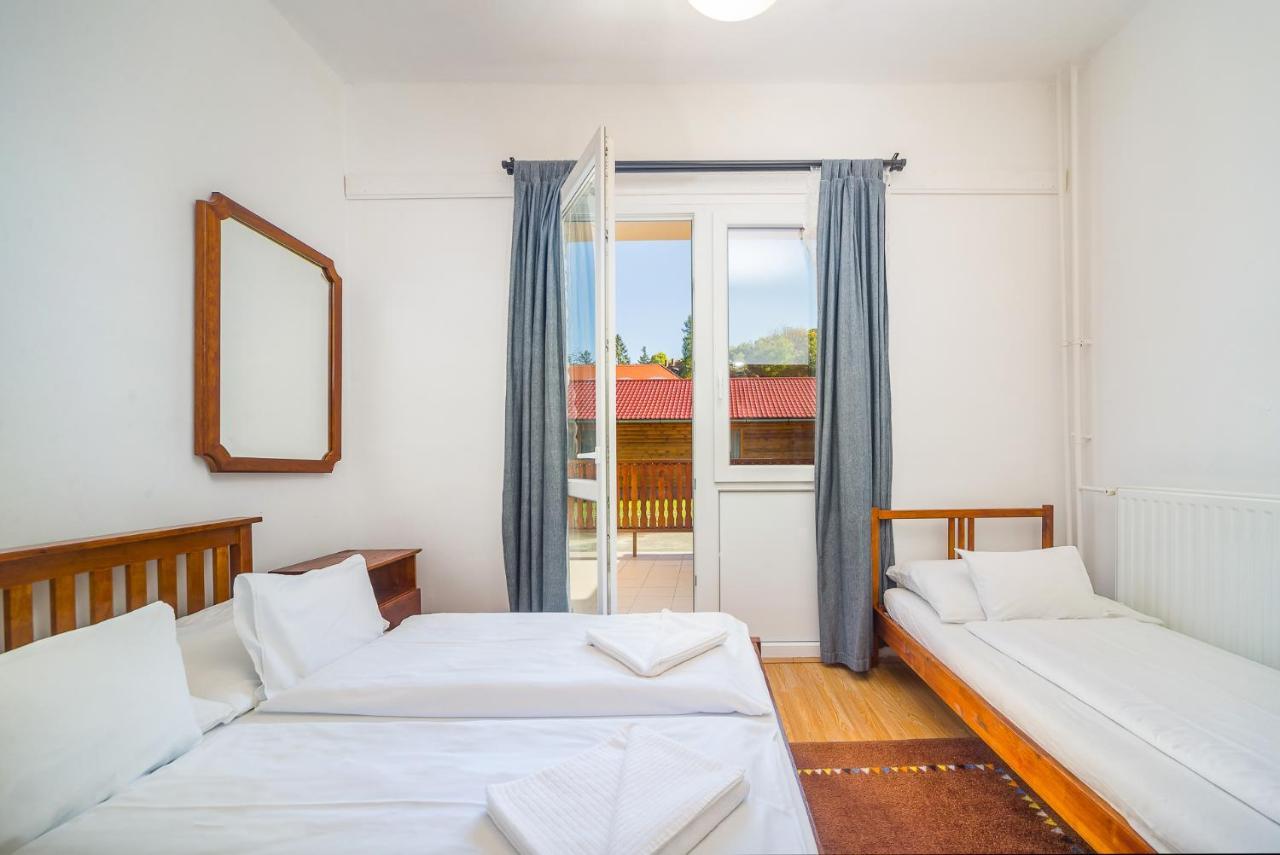 Lipicai Hotel Es Etterem Szilvásvárad Exteriör bild
