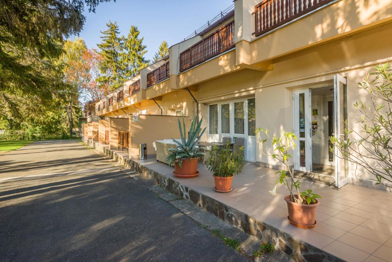Lipicai Hotel Es Etterem Szilvásvárad Exteriör bild