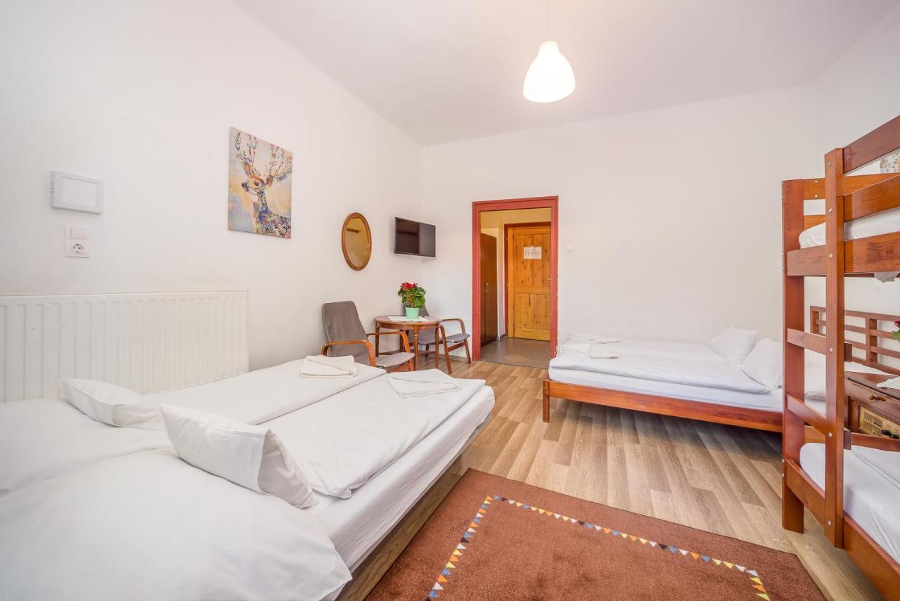 Lipicai Hotel Es Etterem Szilvásvárad Exteriör bild