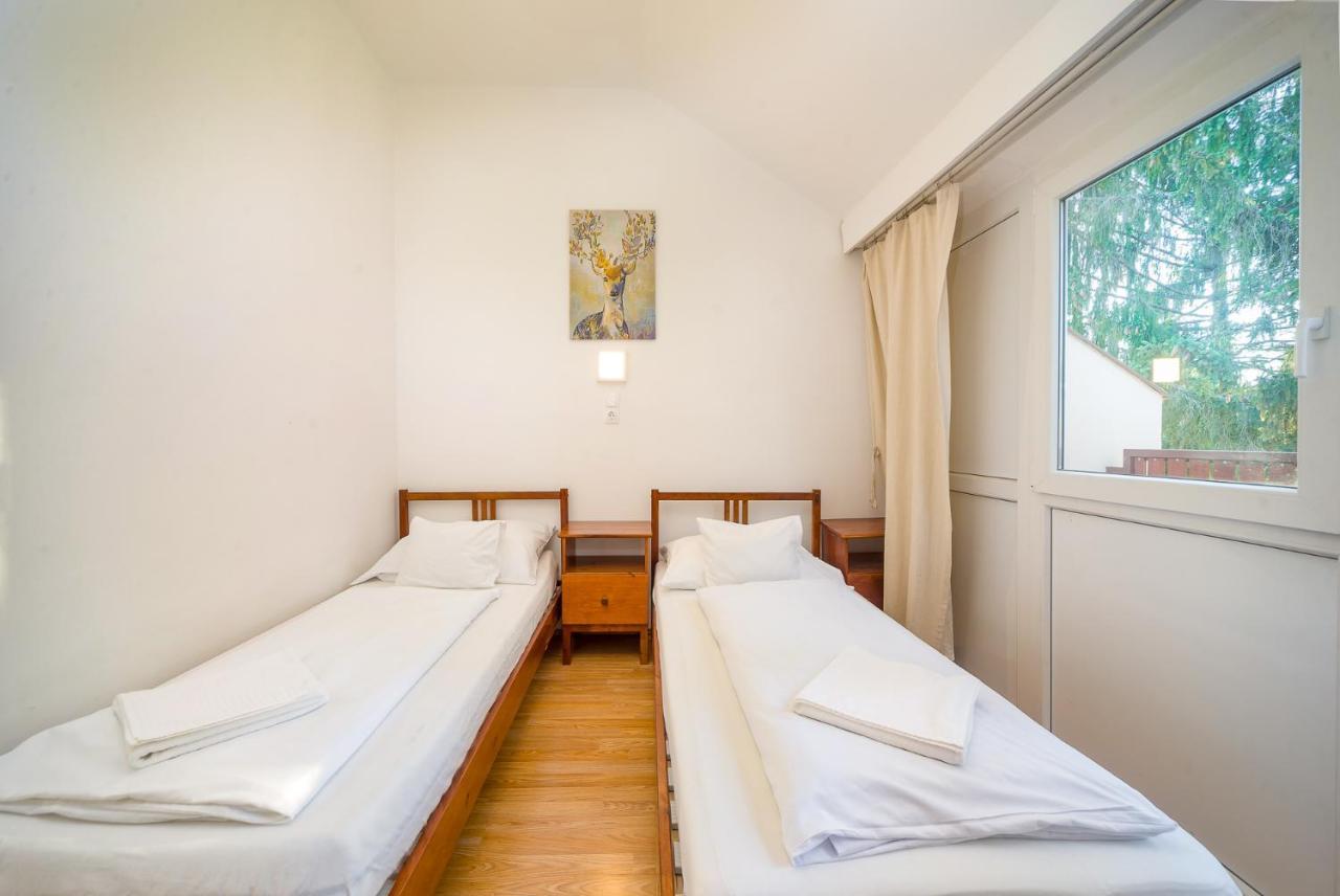 Lipicai Hotel Es Etterem Szilvásvárad Exteriör bild