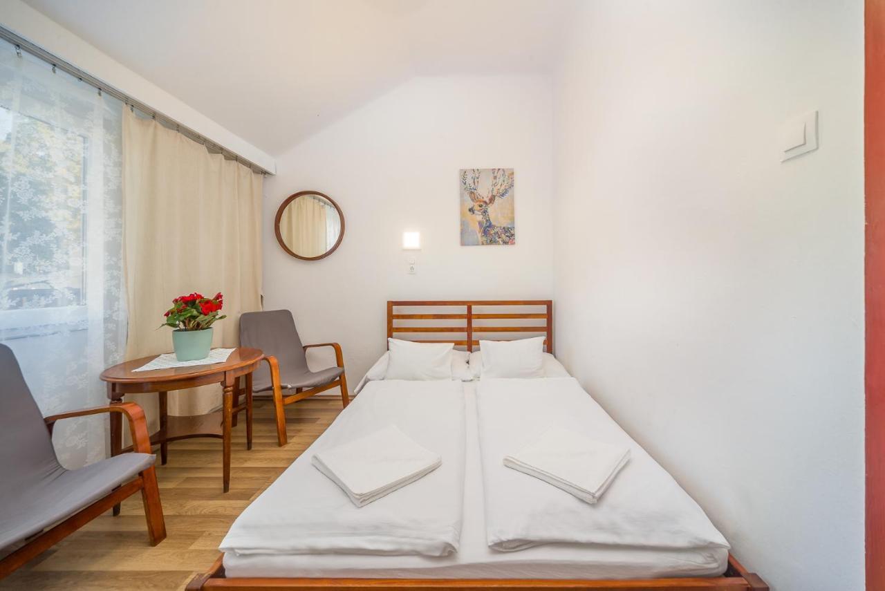 Lipicai Hotel Es Etterem Szilvásvárad Exteriör bild
