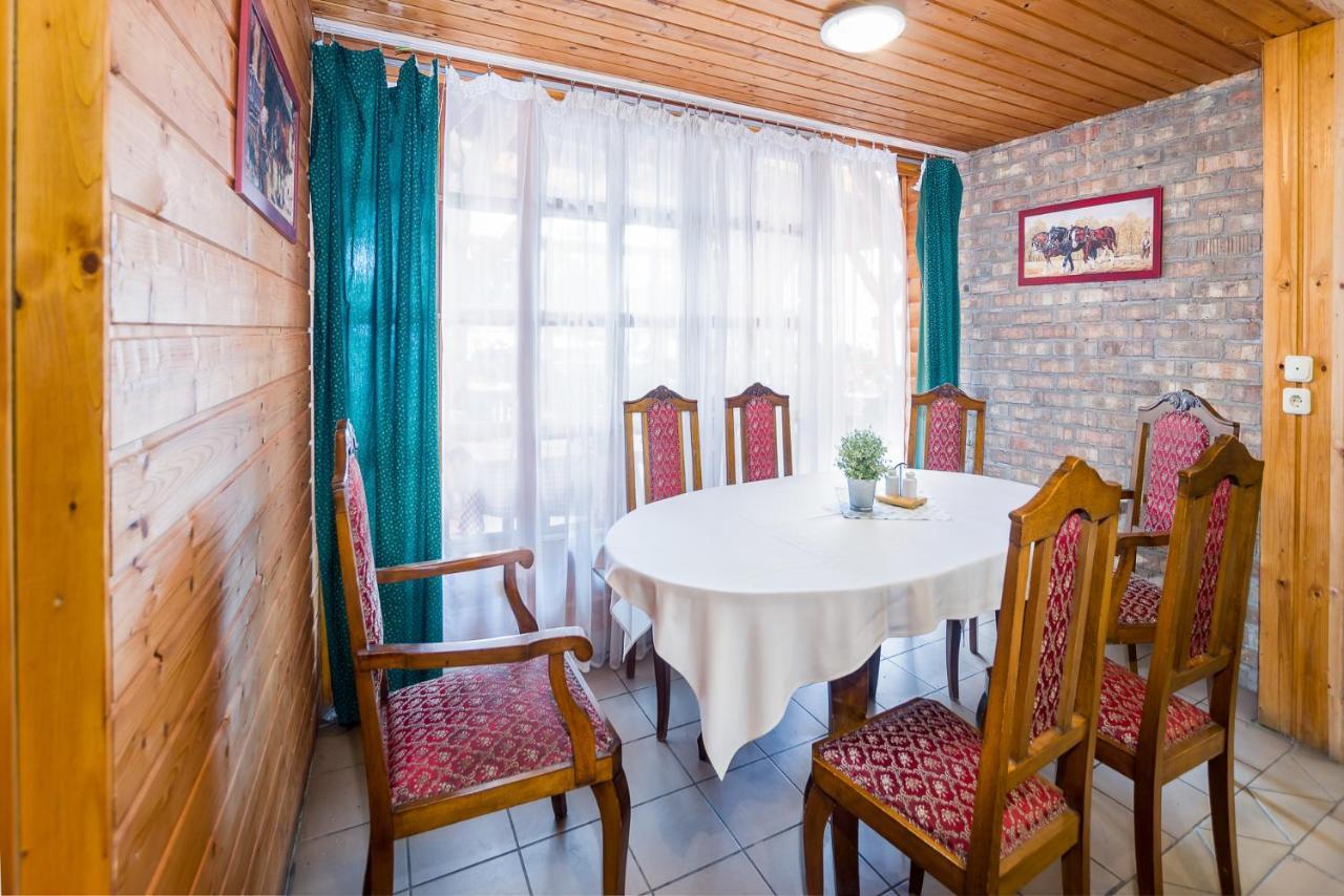Lipicai Hotel Es Etterem Szilvásvárad Exteriör bild