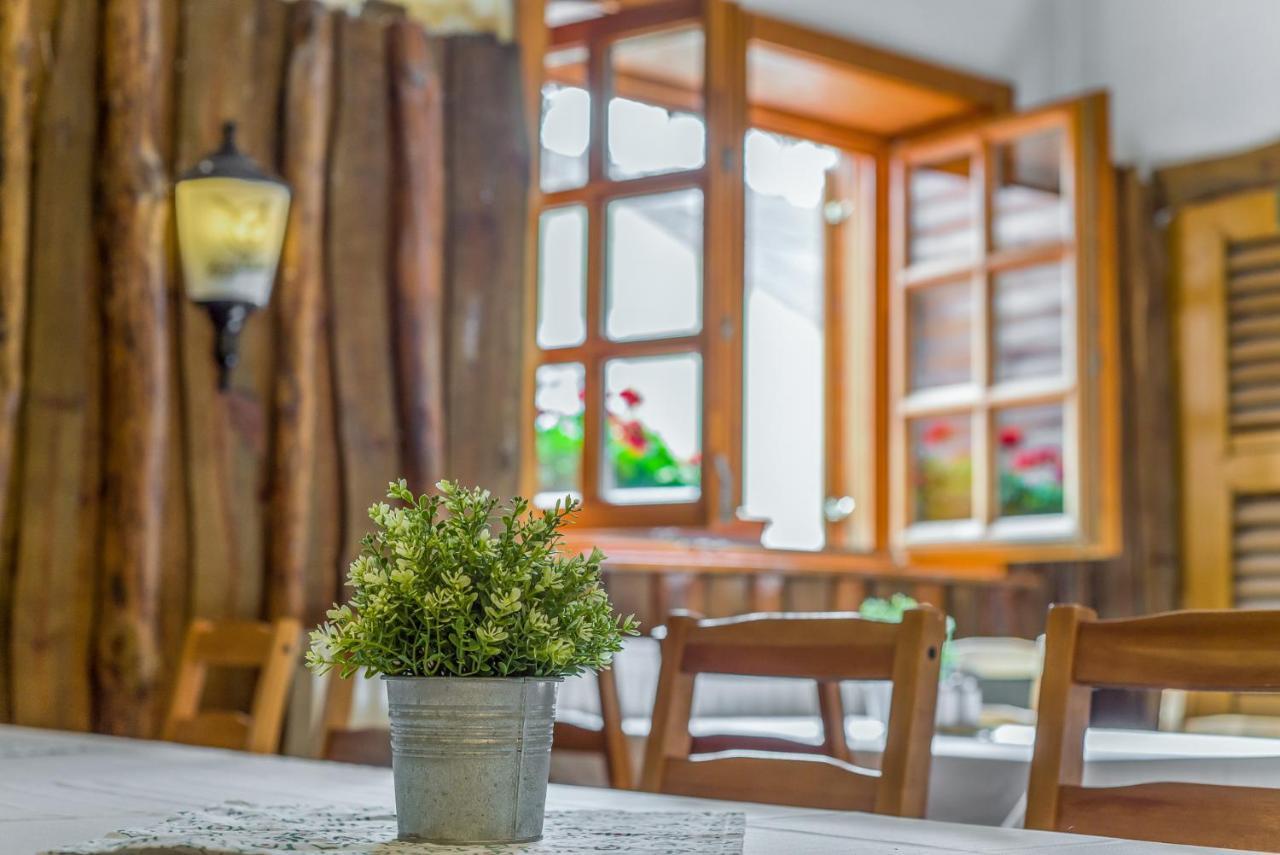 Lipicai Hotel Es Etterem Szilvásvárad Exteriör bild