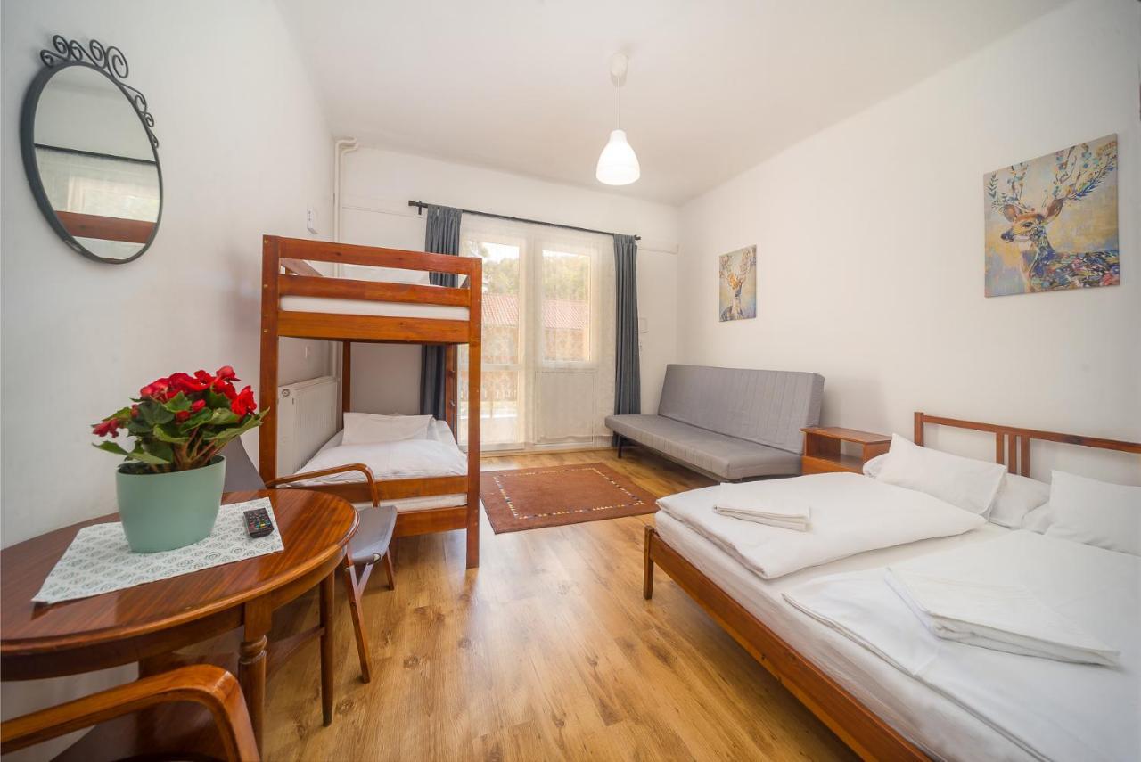 Lipicai Hotel Es Etterem Szilvásvárad Exteriör bild