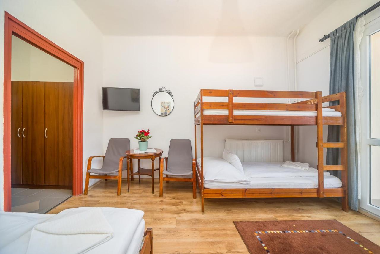 Lipicai Hotel Es Etterem Szilvásvárad Exteriör bild