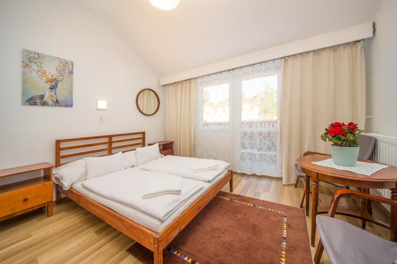 Lipicai Hotel Es Etterem Szilvásvárad Exteriör bild