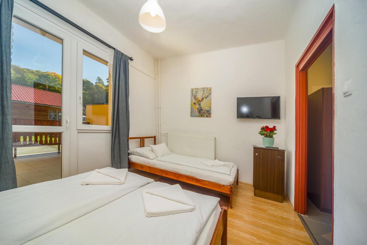 Lipicai Hotel Es Etterem Szilvásvárad Exteriör bild