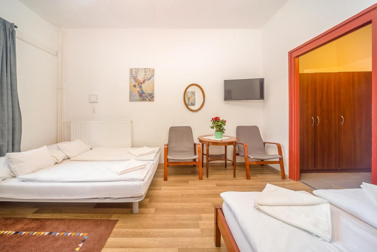 Lipicai Hotel Es Etterem Szilvásvárad Exteriör bild