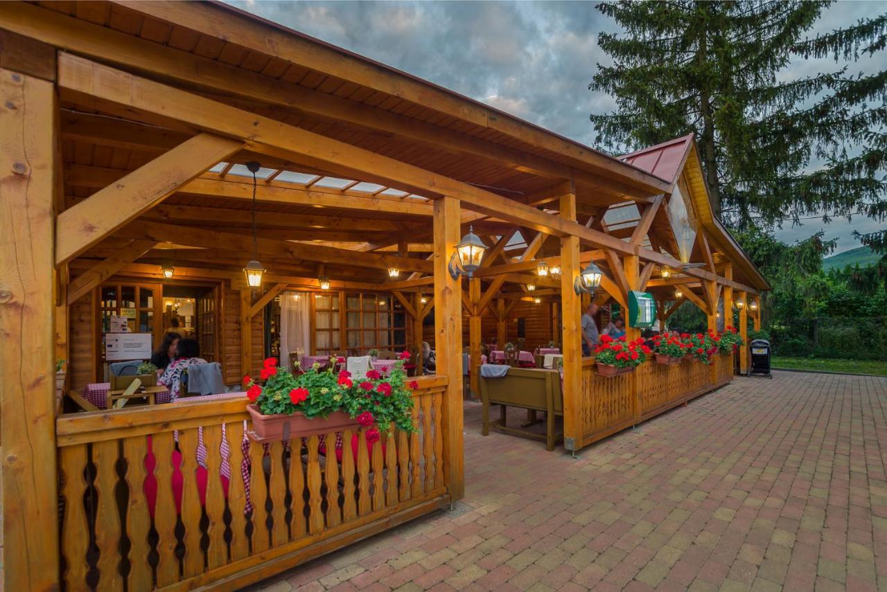 Lipicai Hotel Es Etterem Szilvásvárad Exteriör bild