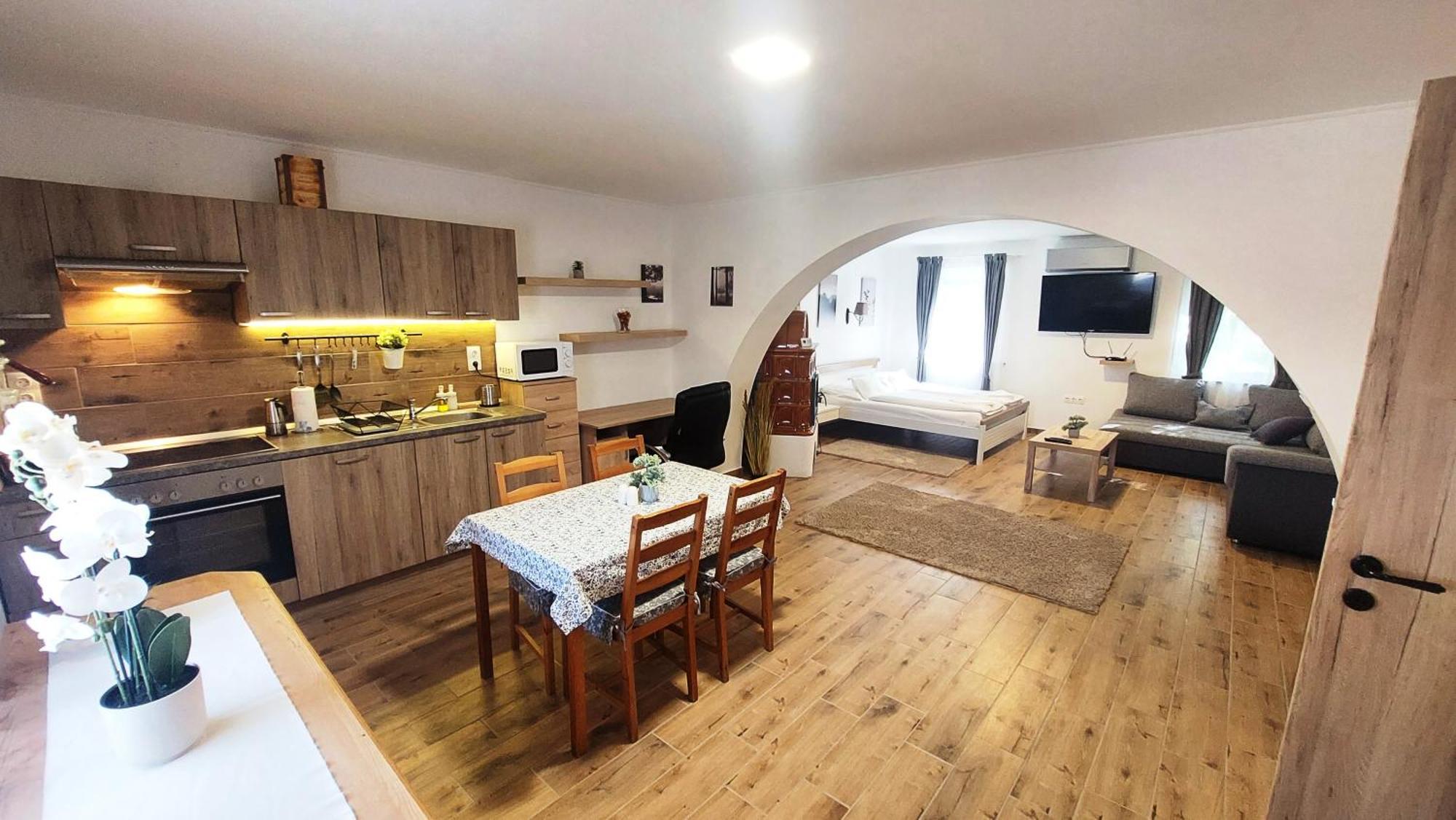 Lipicai Hotel Es Etterem Szilvásvárad Exteriör bild
